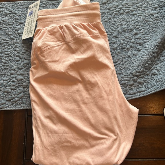 Beyond the Studio Lined Jogger - Picture 8 of 11